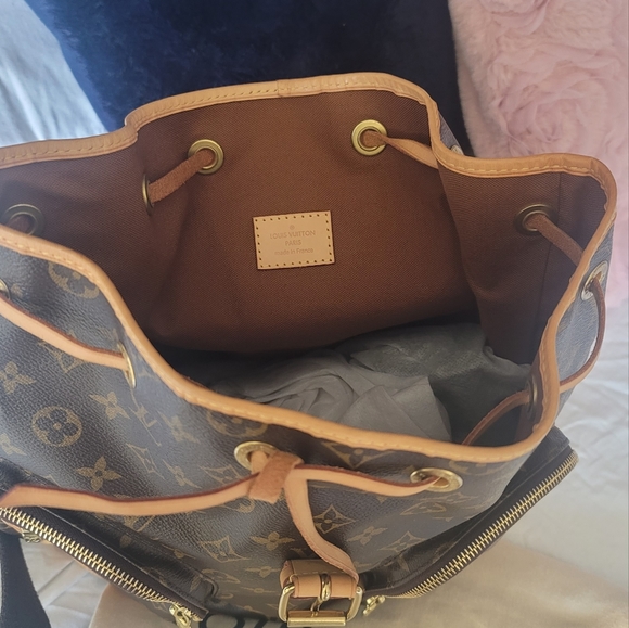 Louis Vuitton Bosphore Backpack - Picture 10 of 16